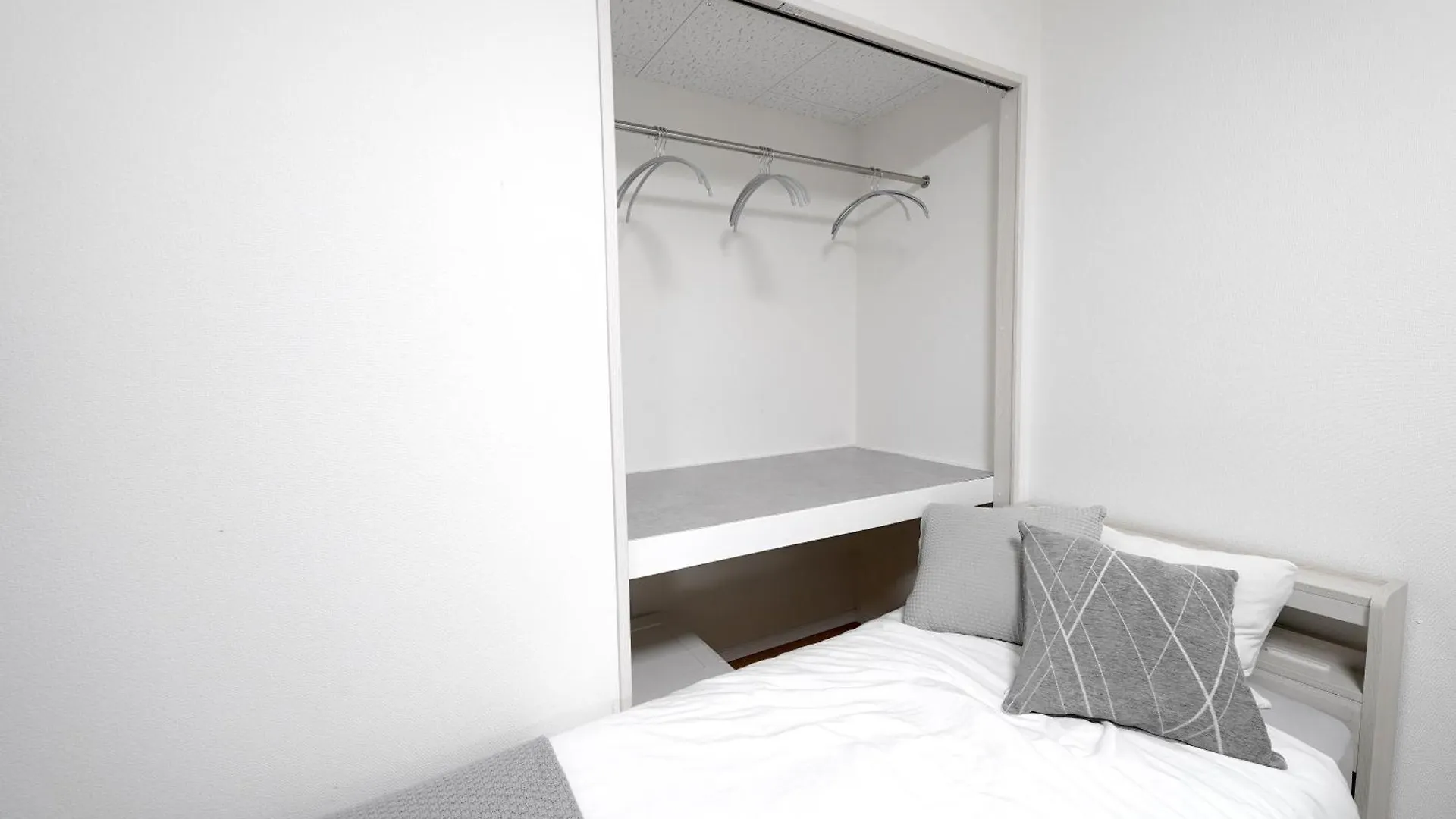 Close To Shinjuku!Twin Beds,Projector,Appliances! 東京都
