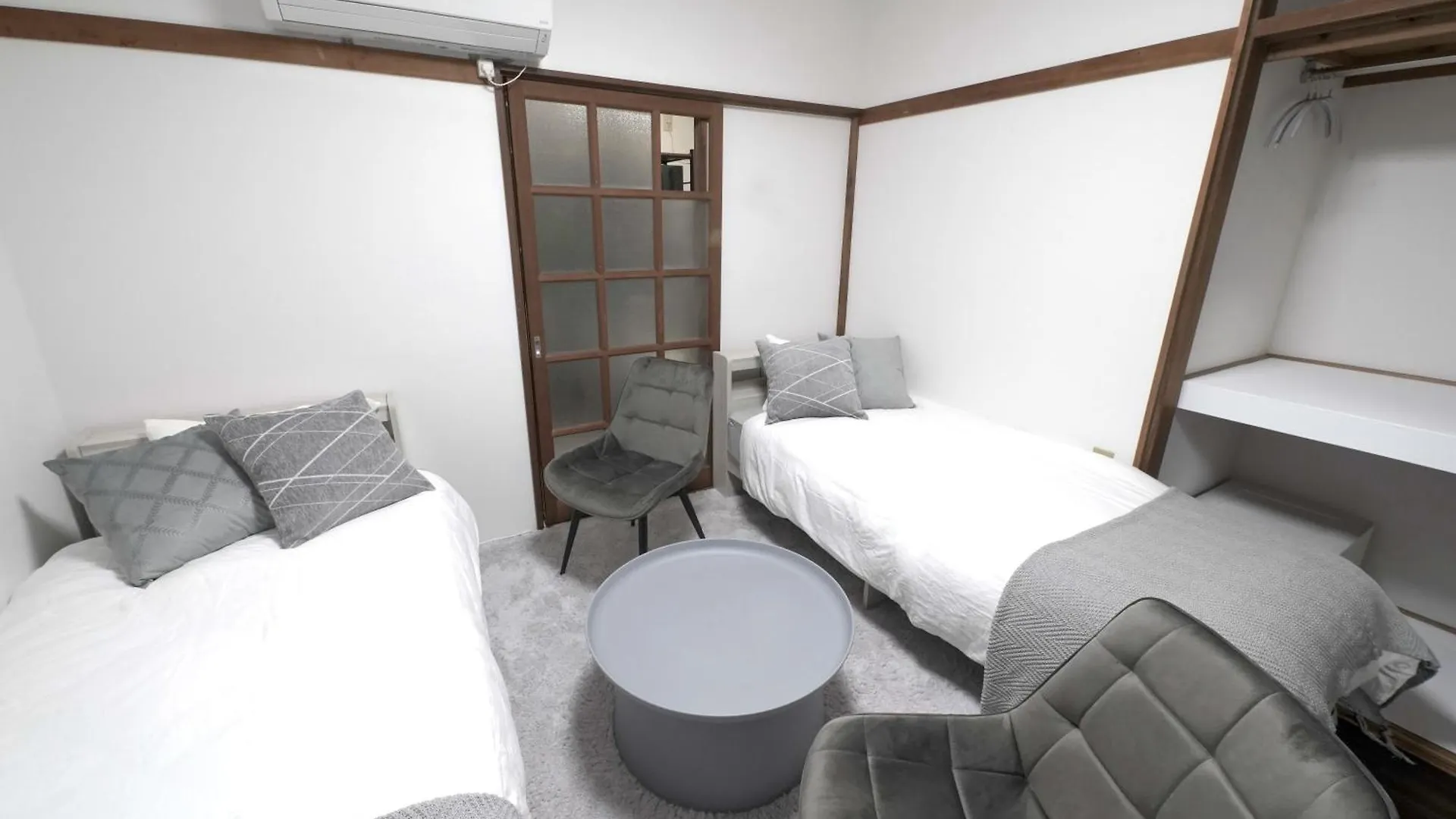 Apartment Close To Shinjuku!Twin Beds,Projector,Appliances! Tokyo